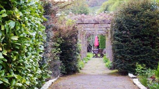 Dalmeny Park Gardens.