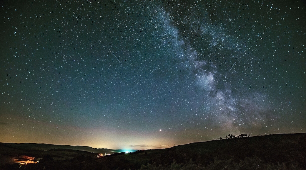Milky Way view over Moffat from the Devils Beeftub. Taken with Nikon D500 and Sigma 10-20 3.5.
#milkyway #scotland #astrophotography #astro #night #stars #landscape