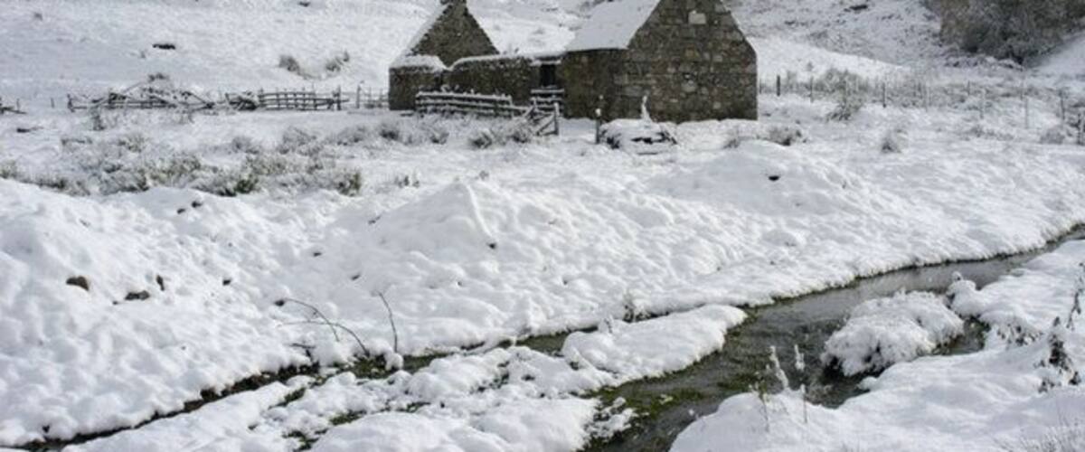 Ruined cottage near Kirkfield
