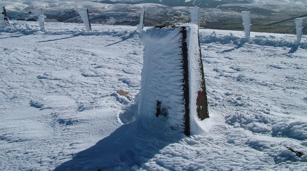 Trig point and ice architecture, Tinto Hill