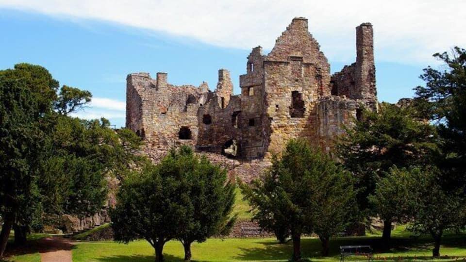 Dirleton Castle Castle built in the 13th and rebuilt in the 14th century.