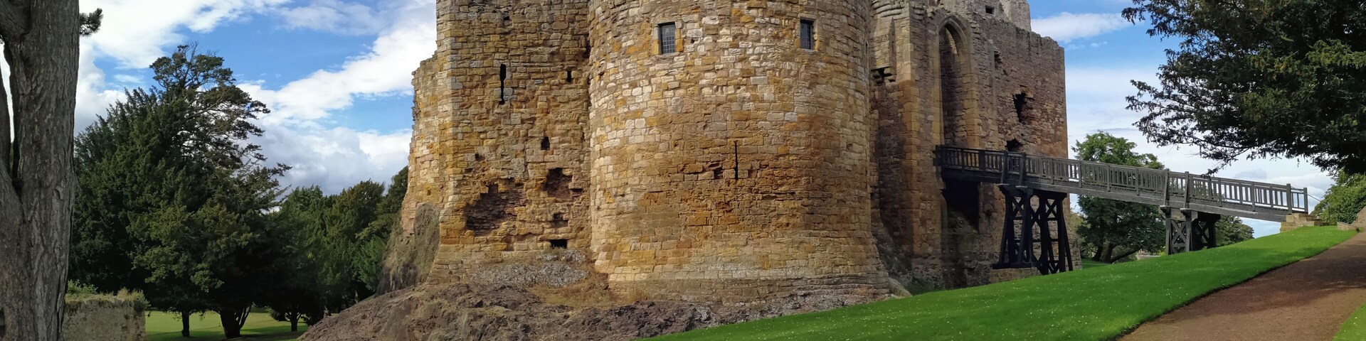This is a photo of listed building number