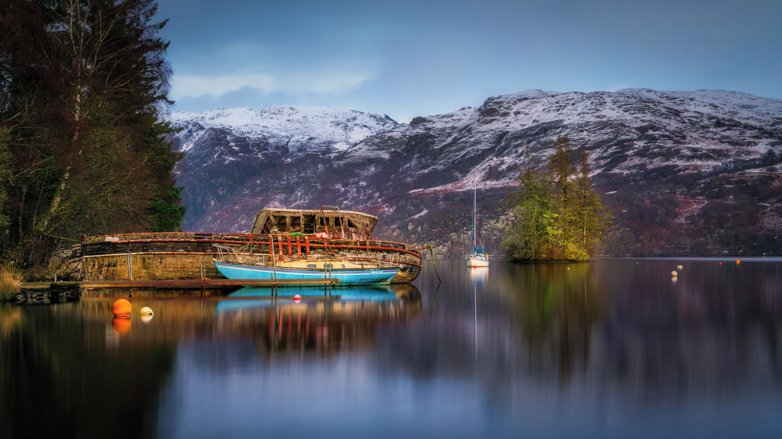 The little harbour by the Fort Augustus is a lovely place for a photography with some very nice reflection on the lake.