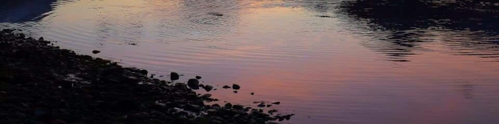 Dawn at Loch Leven in Glencoe #Nationalpark. There was still ice on the ground and I'm not a morning person, but this was worth rolling out of my warm bed for
#goldenhour
#GreatOutdoors