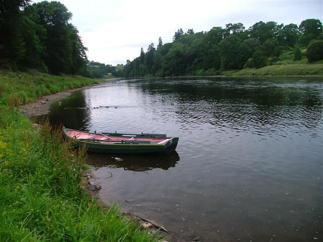 River Tay. Looking south from downstream of Cargill. Drop circles used to suggest locations.
