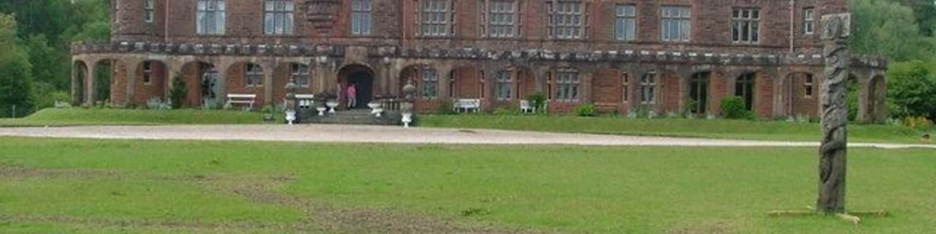 Kinloch Castle. The Castle was built for Sir George Bullough and completed around 1901. The architects were the firm of Leeming and Leeming of London whose other commissions included the Admiralty in London and the Municipal Buildings in Edinburgh.