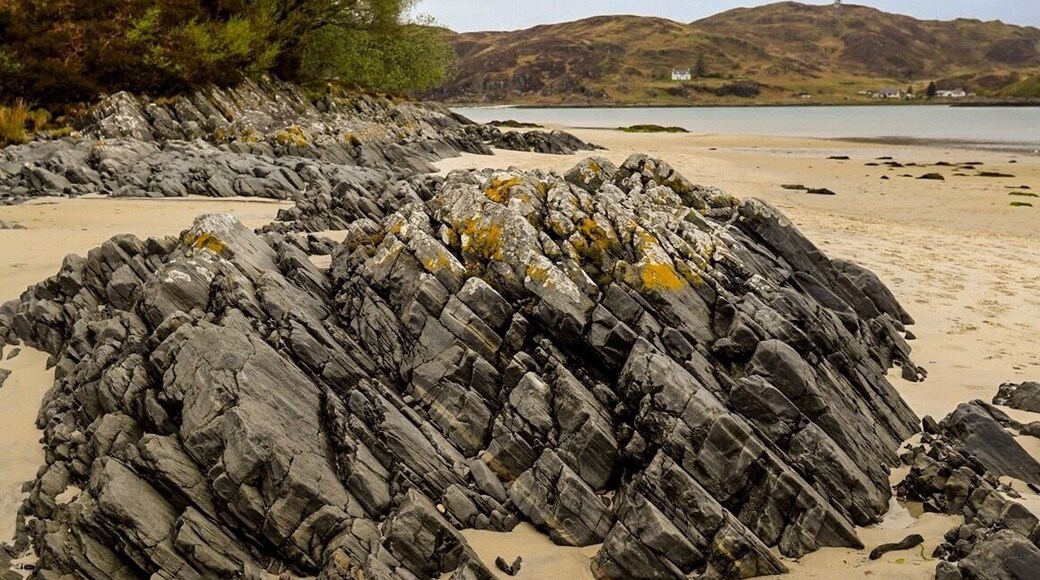 Morar beach, fantastic location with a good carpark a two minute walk from the beach, the carpark does have a 2m height barrier at the entrance. Also there are toilet facilities.
