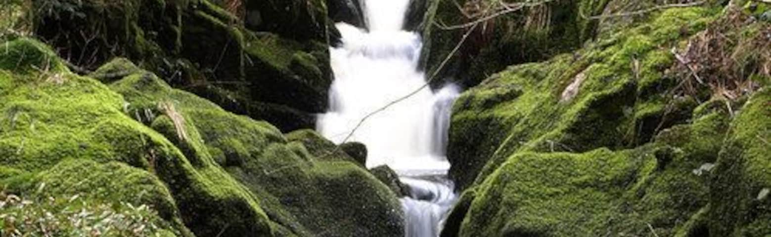 Waterfall on the Auchmantle Burn. A short distance upstream from 718107