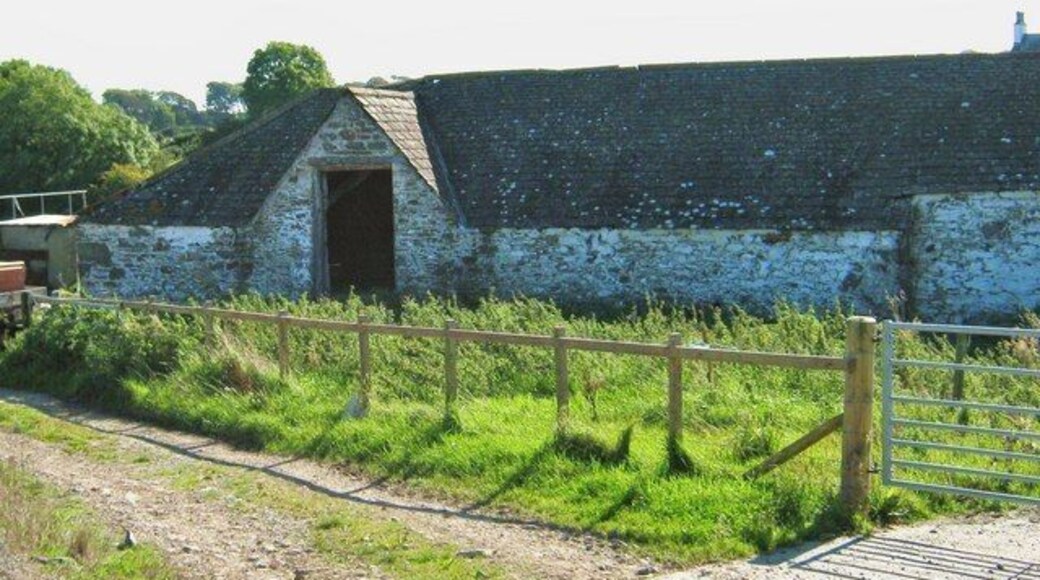 The old barn at Rispain farm This view of the old barn is taken from the track to Rispain Settlement.