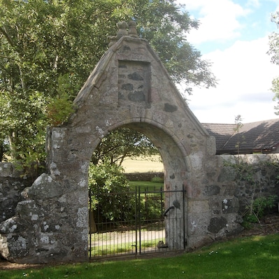 Pittodrie's Yate (Gate), Chapel of Garioch