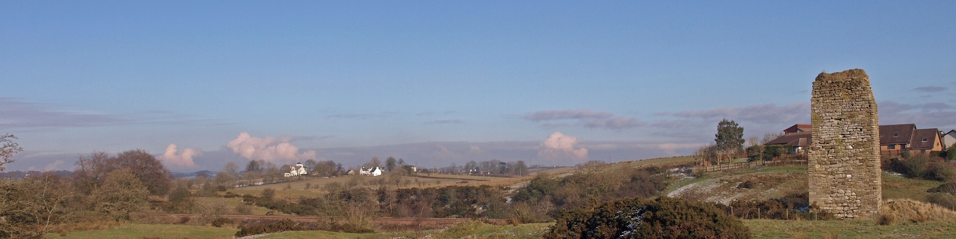 Reuincraig or Corsehill Castle The white buildings in the distance are at Meikle Corsehill. The left one being the Towerhouse.