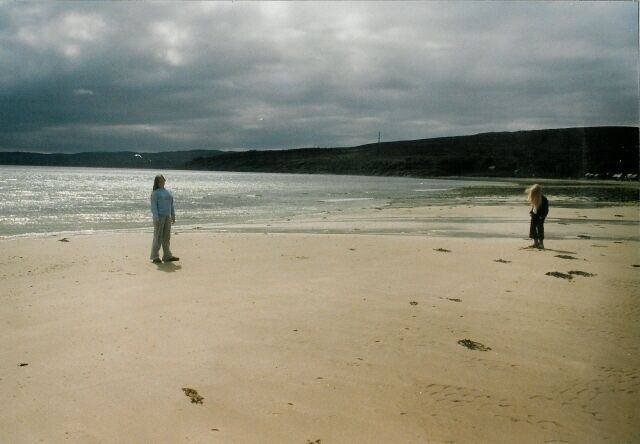 The sands at Skipness The beach at Skipness is a very good one, with fine light sand and shelving very gently. But the sea is often cold!