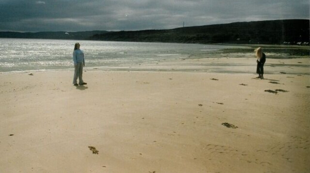 The sands at Skipness The beach at Skipness is a very good one, with fine light sand and shelving very gently. But the sea is often cold!