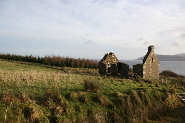 Ruined cottage Possibly dating from the late 19th century when there was a larger farming population in this area. It stands at the corner of one of the few remaining areas of open grassland. Most of the area is now covered in trees.