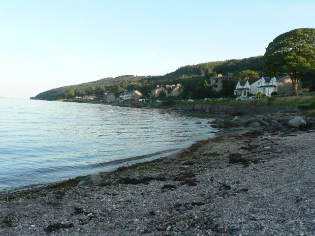 Kames: the beach Part of the beach in the centre of Kames, immediately below the Kames Hotel.