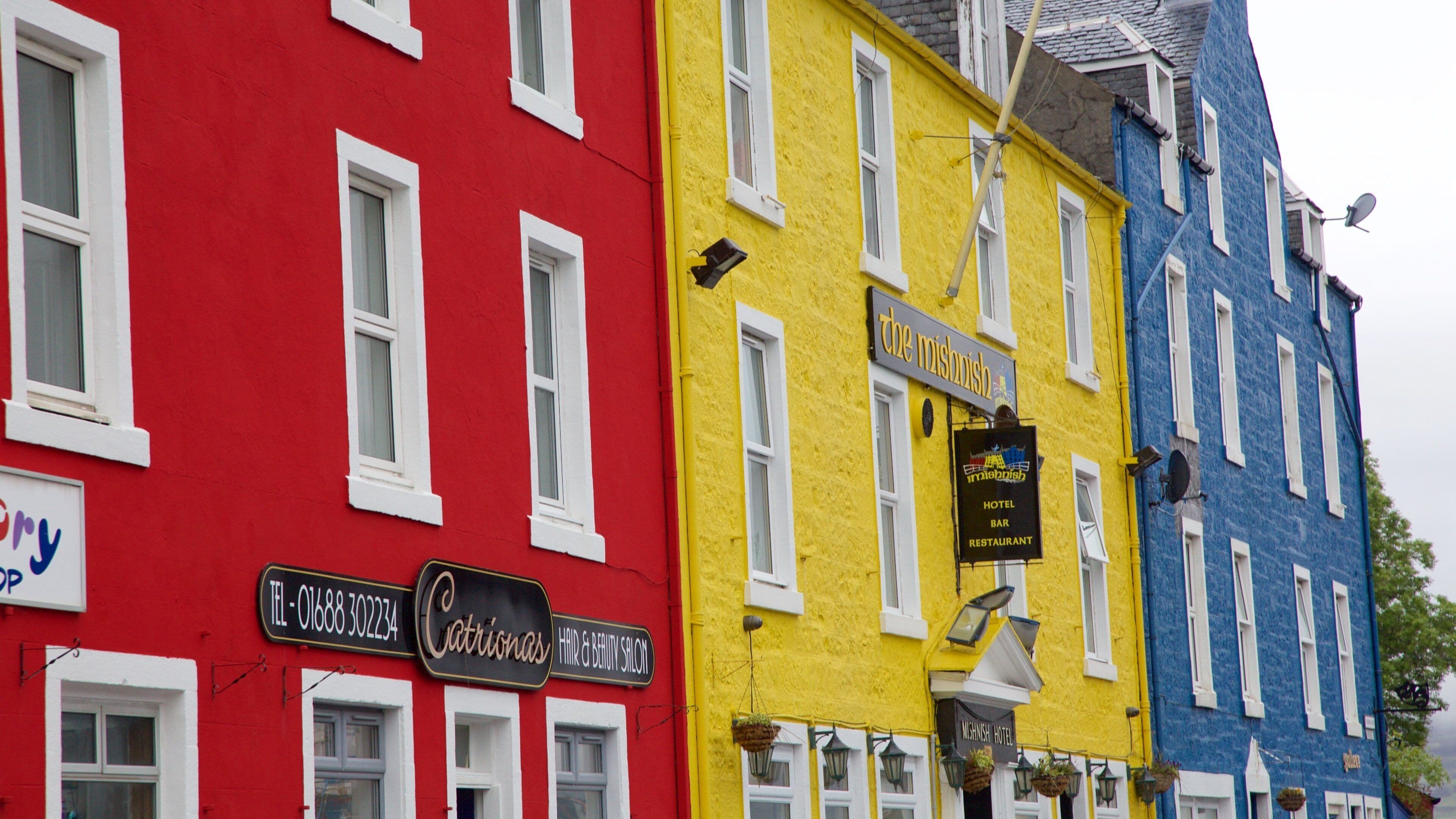 Isle of Mull which includes a small town or village and street scenes