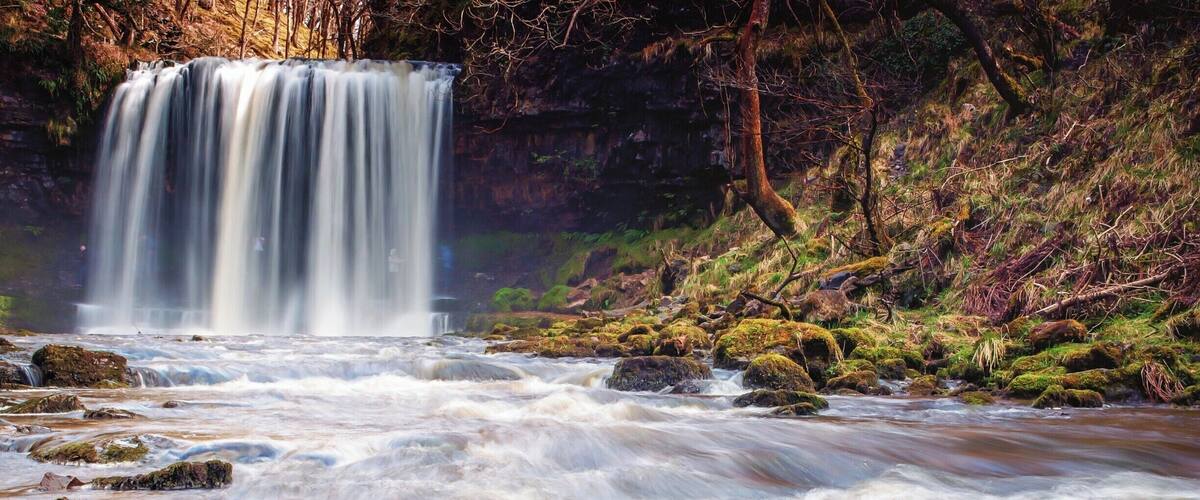 Wanted to get an exposure that renders the waterfall smooth but also shows the roughness of the river current, a fine balancing act indeed.
