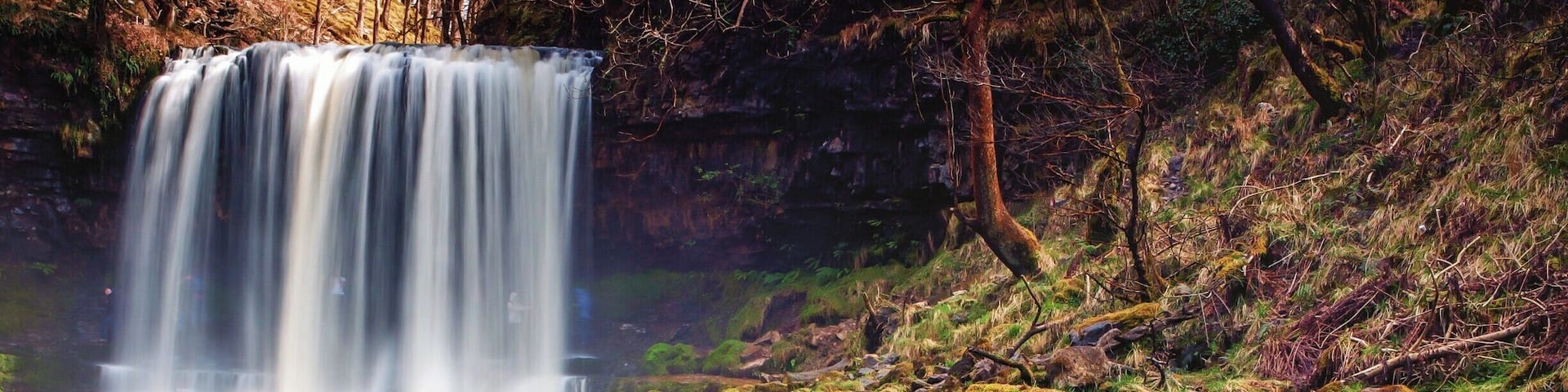 Wanted to get an exposure that renders the waterfall smooth but also shows the roughness of the river current, a fine balancing act indeed.