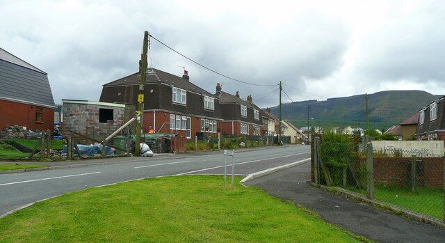 Heol-y-de, Rhigos Road and housing in this mining village.