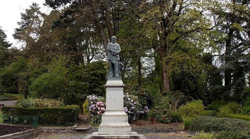 Bronze statue on a pedestal in Aberdare Park, Aberdare