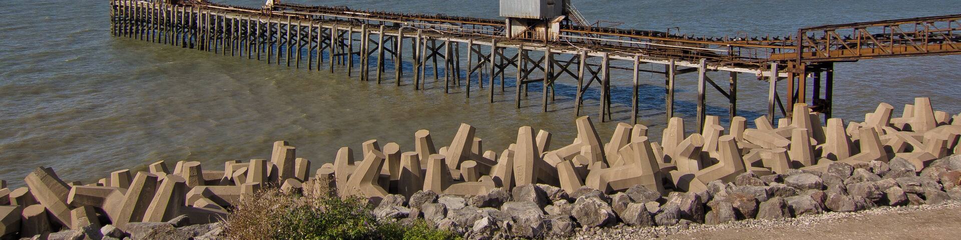 Disused loading jetty , Llanddulas
