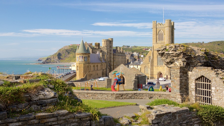 Aberystwyth featuring heritage elements, chateau or palace and a ruin