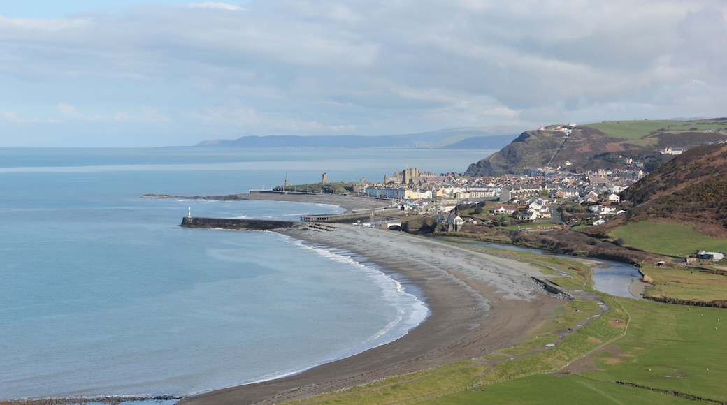 Blick auf das Städtchen Aberystwyth an der walisischen Westküste.