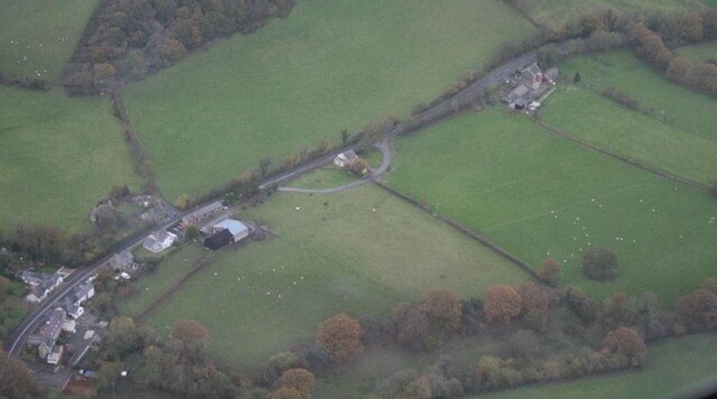 Soar Cottage, Chancery The Cottage in the Centre Has an Old Barn and Tin Garage, and is very Cosy.