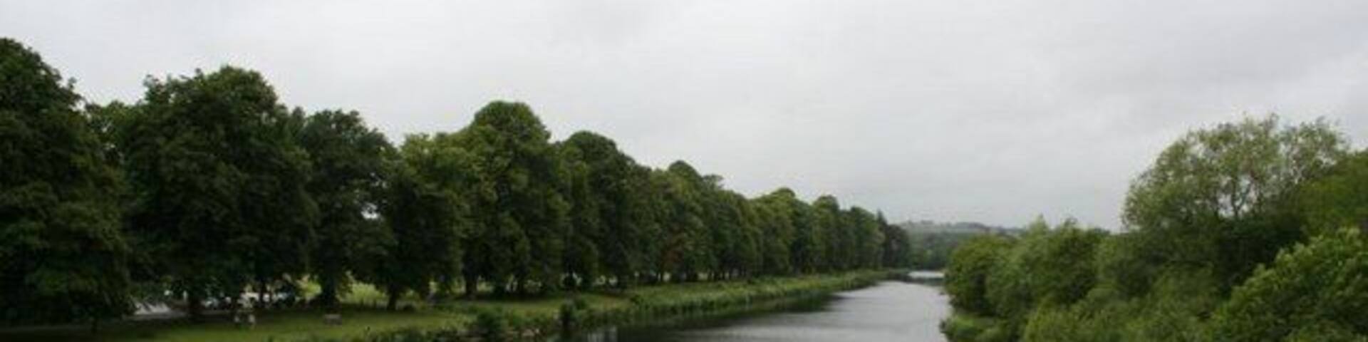 River going west River Wye looking upstream as it runs past Builth Wells