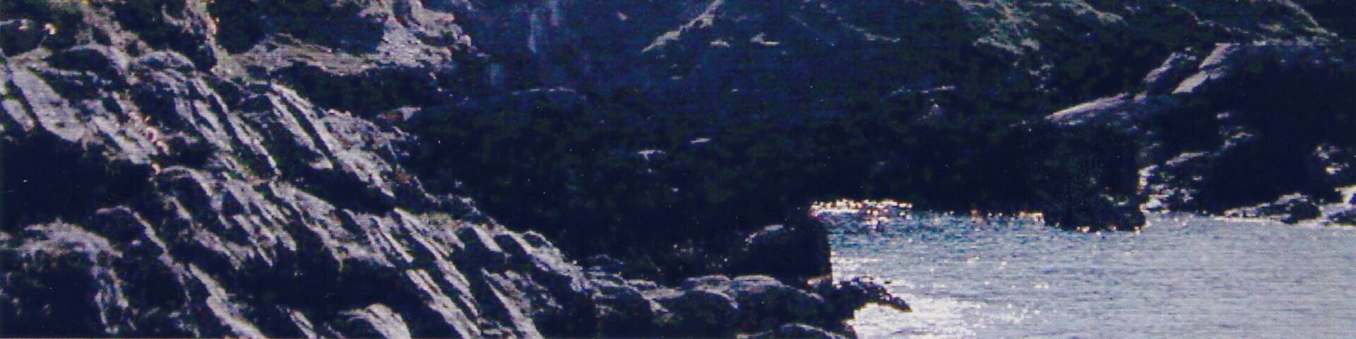 Cliff Hotel, Gwbert-on-Sea, 1962. View northward from cove below: a splendidly situated hotel.