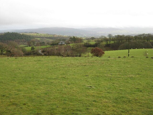 Farmland near Ffrydd-fawr