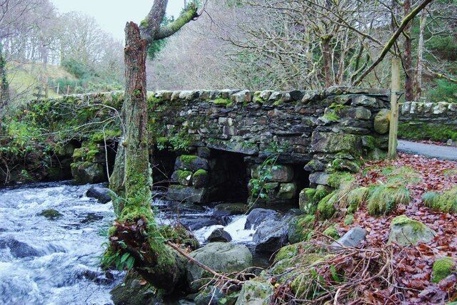 Bridge over Afon Cwm-mynach This un-named bridge is the de-lux version of the Pont Garth-gell in that it has stone sides at traffic level.