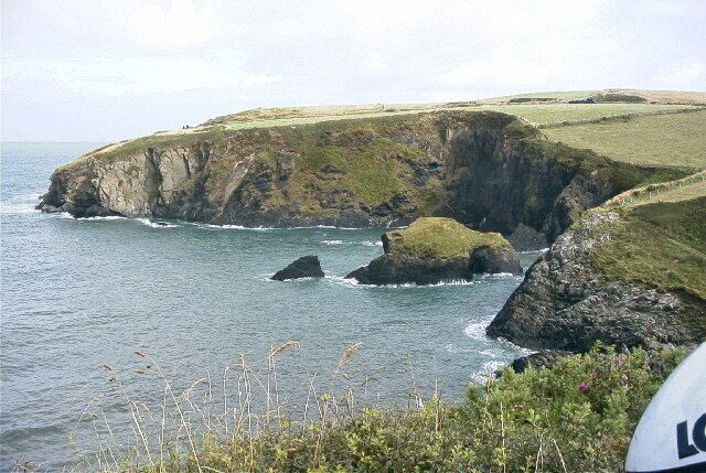 Aberdraw, nr. Trevine. The cliffs above Aberdraw, leading to Trwyn Llwyd, near Trevine.