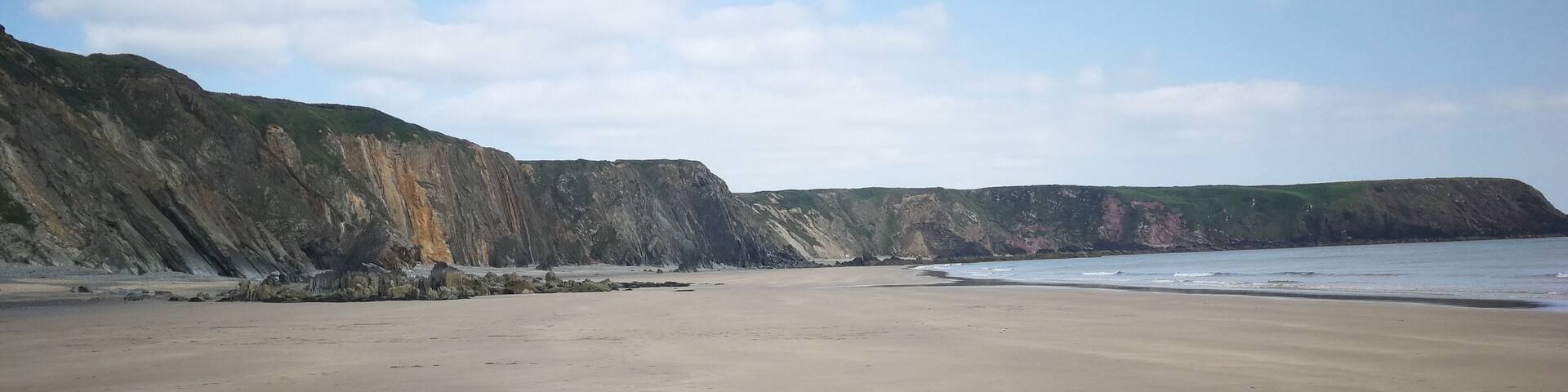 Marloes Sands is a great place to escape. Completely unspoilt, no commerce, it's a great place to walk, listen to and watch the waves.