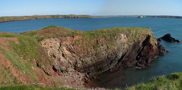 Little Castle Head. The headland called Little Castle head. The 'lump' left of centre is the 'Fort'.