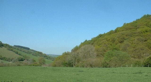 Farmland near Cwm-yr-hob