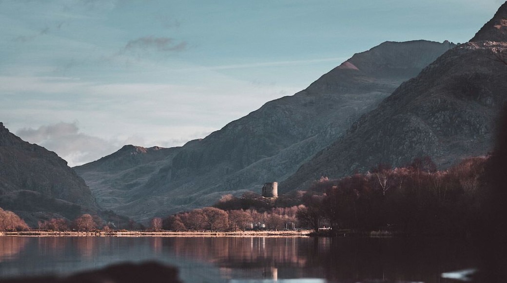 This is one of the most photographed scenes in the UK... 10ft to my right stands "The Lone Tree" of Padarn Lake, Llanberis - however I already had that "iconic" shot, so I started looking elsewhere.
I like to limit myself to prime lenses - it focuses me more on composition, moving myself for the shot rather than relying on the convenience of a zoom range.
#snowdonia #snowdoniagram #thewalescollective #bvs100k #perspectives #snowdoniapics #llynpadarn #castelldolbadarn #dolbadarncastle #llanberis #padarn #reflection #pmwintergridchallenge #instagood10k #northwales #visitwales #discoverwales #findyourepic #85mm #85mmlandscape #vintagelens