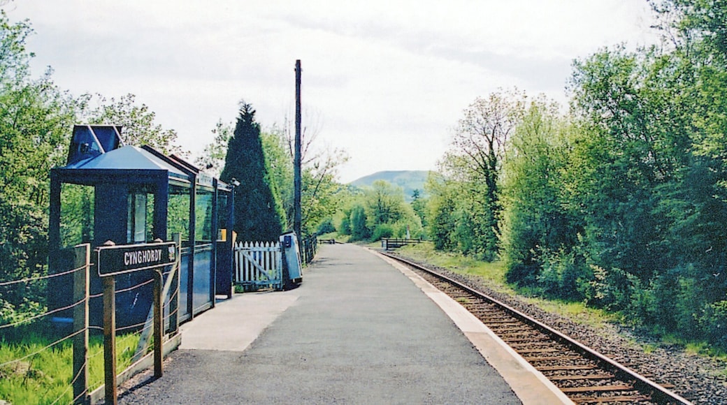Cynghordy station, 2001 View SW, towards Llanelli and Swansea: ex-LNWR Central Wales line, Craven Arms, Llandrindod Wells, Builth Road, Llandovery, Llandilo, Pontardulais and Swansea line. Since 15/6/64, when also freight traffic ceased, trains have reached Swansea via Llanelli. The station (formerly a Halt, has been spruced up for the 'Heart of Wales' service.