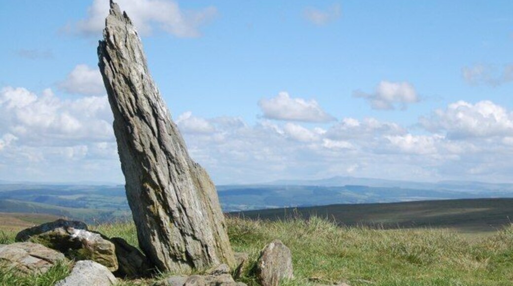 Mynydd Mallaen Standing Stone This single Standing Stone is close to a public footpath, and offers wonderful views across to Carmarthen Fan, Pen y Fan and the rest of the Brecon Beacons. NB, several sites (even COFLEIN) spell 'Mallaen' in different ways, care needed!
