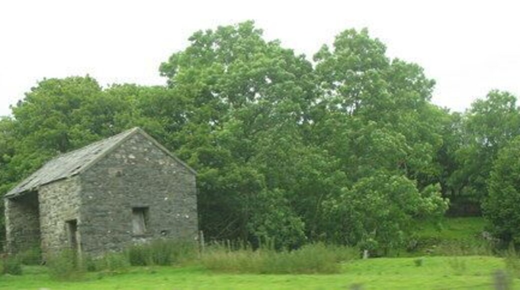 Derelict farm buildings at Gellilydan