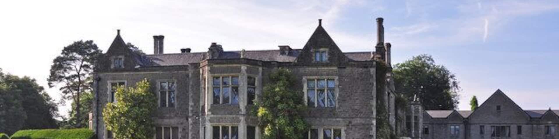 Miskin Manor Hotel
