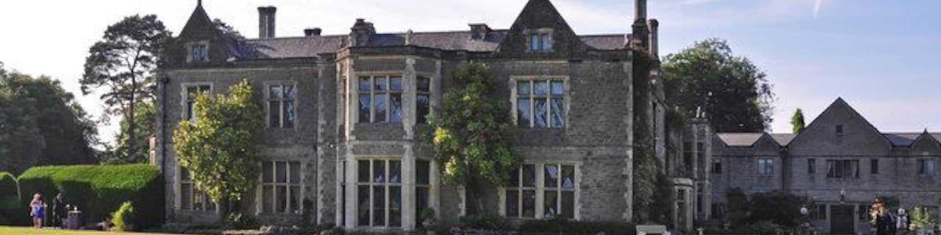 Miskin Manor Hotel