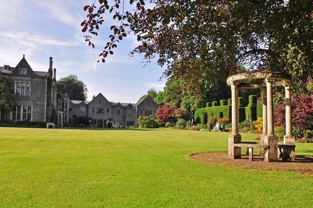 A sheltered spot in the grounds - Miskin Manor Hotel