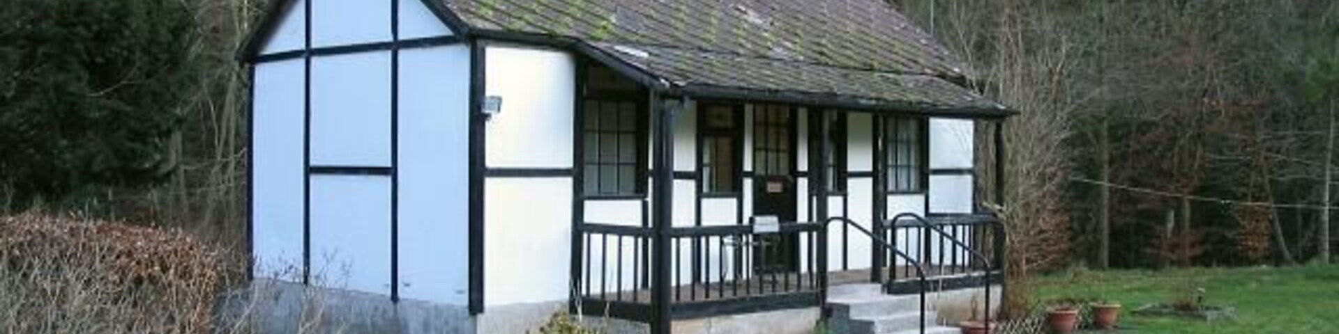 Cottage in Nant Alyn Nant Alyn is named after the river Alun (Afon Alyn), which runs close to this cottage.