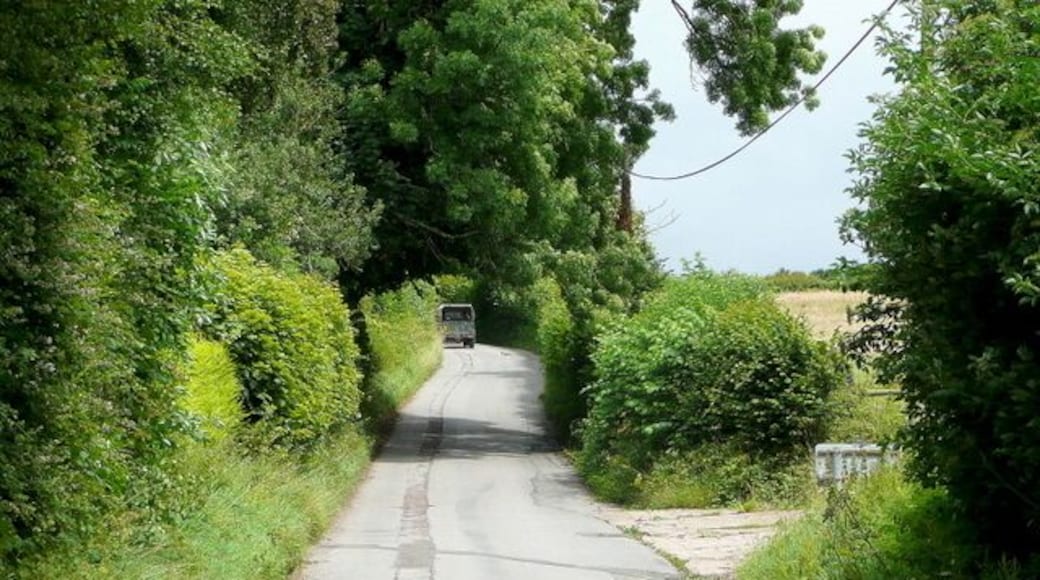 Lane north-east of Welsh Newton Looking uphill as a Landrover makes its way towards Llangrove.