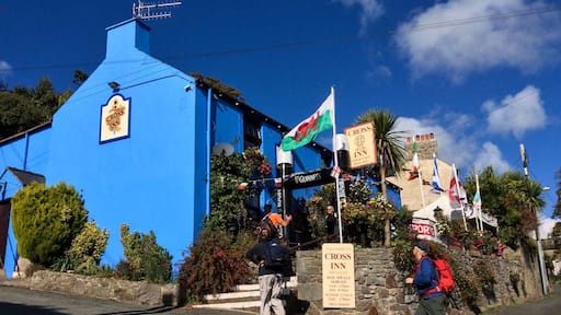 "For a quart of ale is a dish for a king"
– William Shakespeare ‘A Winter’s Tale’
The Cross Inn on a sunny autumn day was quite a nice treat.
http://crossinnpenally.co.uk/
Penally is a nice quiet town and probably a very good place to spend one's life.
https://en.wikipedia.org/wiki/Penally
#hiking
