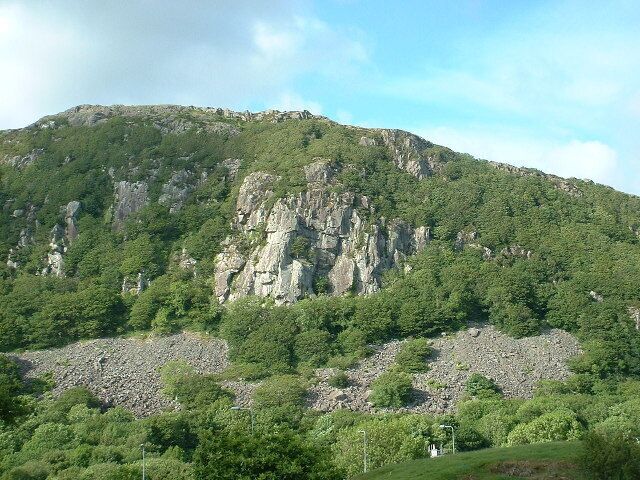 Craig y Castell, Tremadog. The beautiful clean buttress of Creagh Dhu Wall dominates the centre of the photo