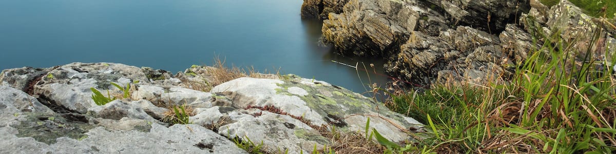 A lovely midday walk along the cliffs with a little long exposure.