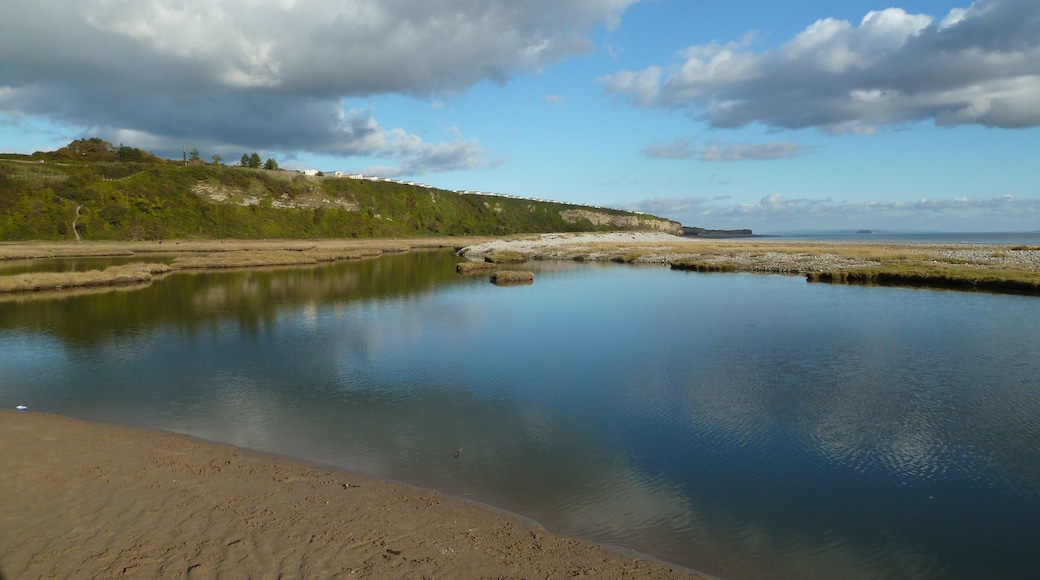 Rhoose, Barry, ABERTHAW The Vale of Glamorgan beach nice sky