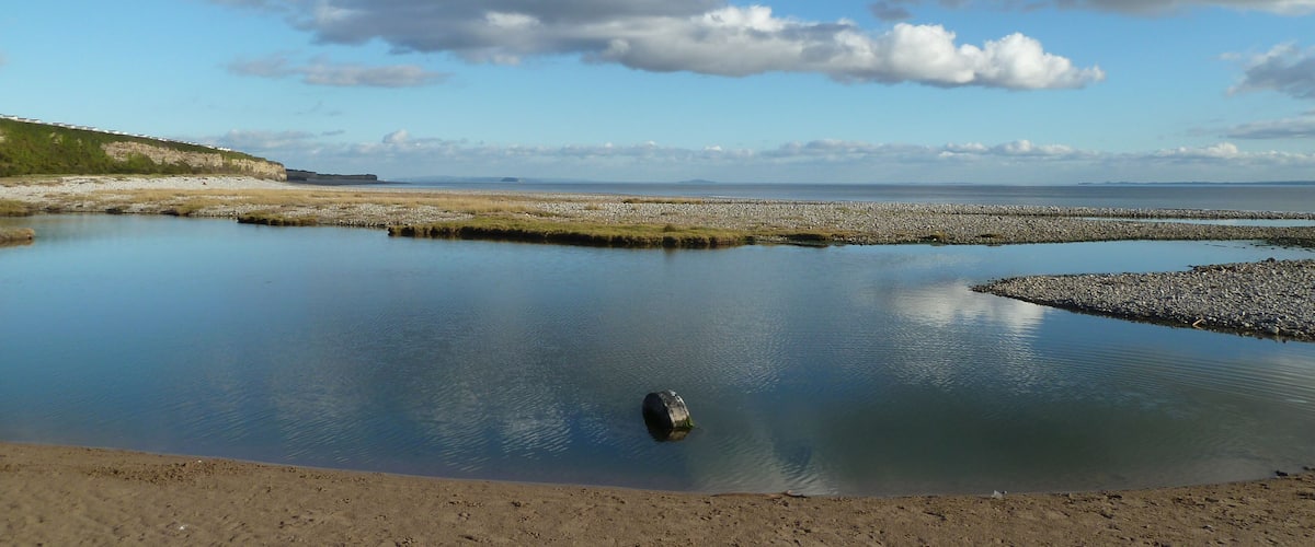 ABERTHAW Rhoose, Barry, The Vale of Glamorgan is that a tyre